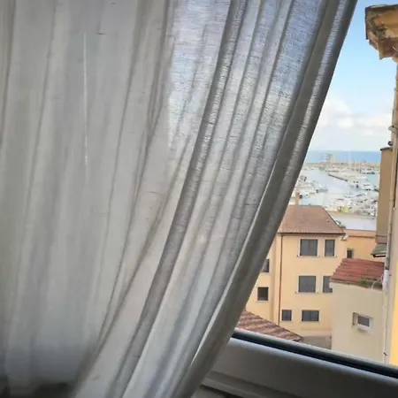 La Terrazza Sul Borgo Lägenhet