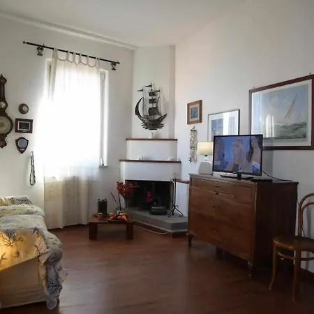 Lägenhet La Terrazza Sul Borgo *