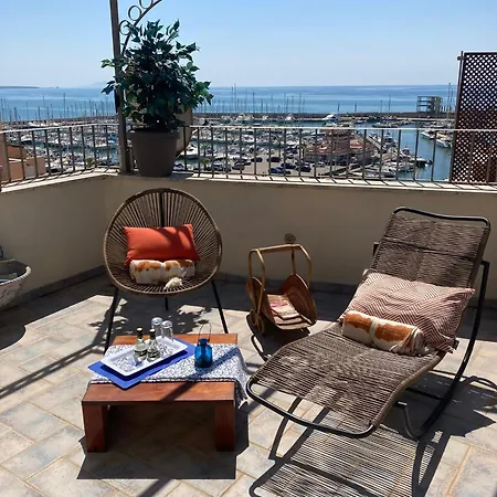 Lägenhet La Terrazza Sul Borgo
